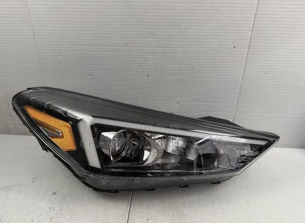 Hyundai Tucson 2019-2020-2021 Headlight · Photo 1