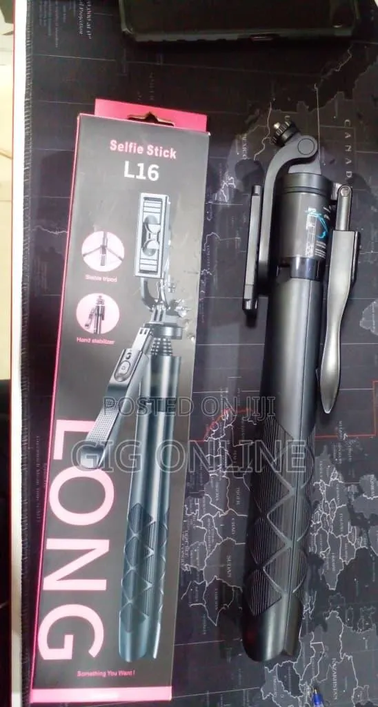 L16 Tripod With Phone Holder Remote · Photo 1