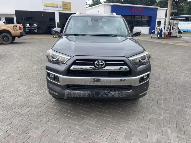 Toyota 4-Runner Limited 2021 Gray · Photo 1