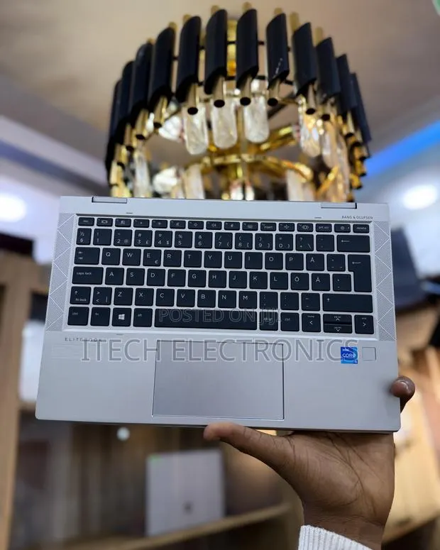 Laptop HP EliteBook 830 G8 16GB Intel Core i5 SSD 256GB · Photo 1