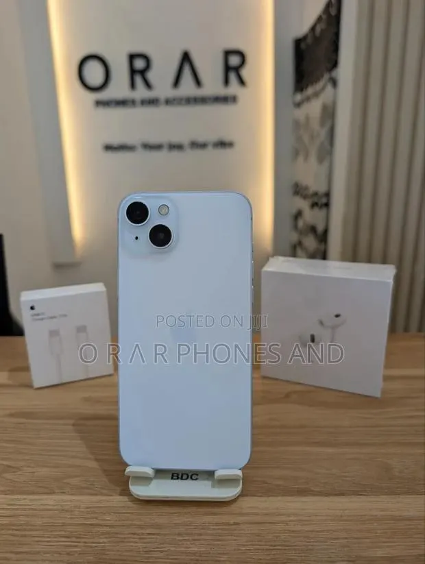 Apple iPhone 15 Plus 128 GB White · Photo 1