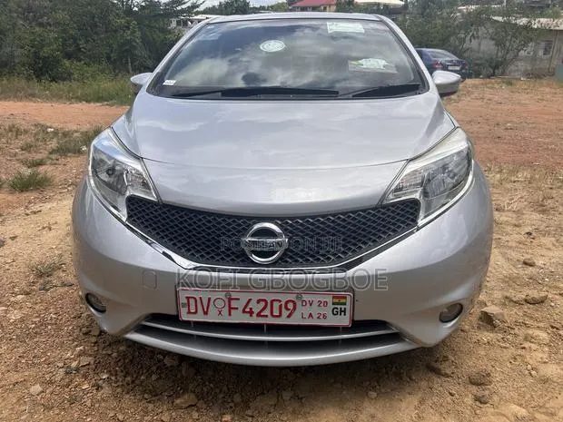 Nissan Note 2015 Silver · Photo 1