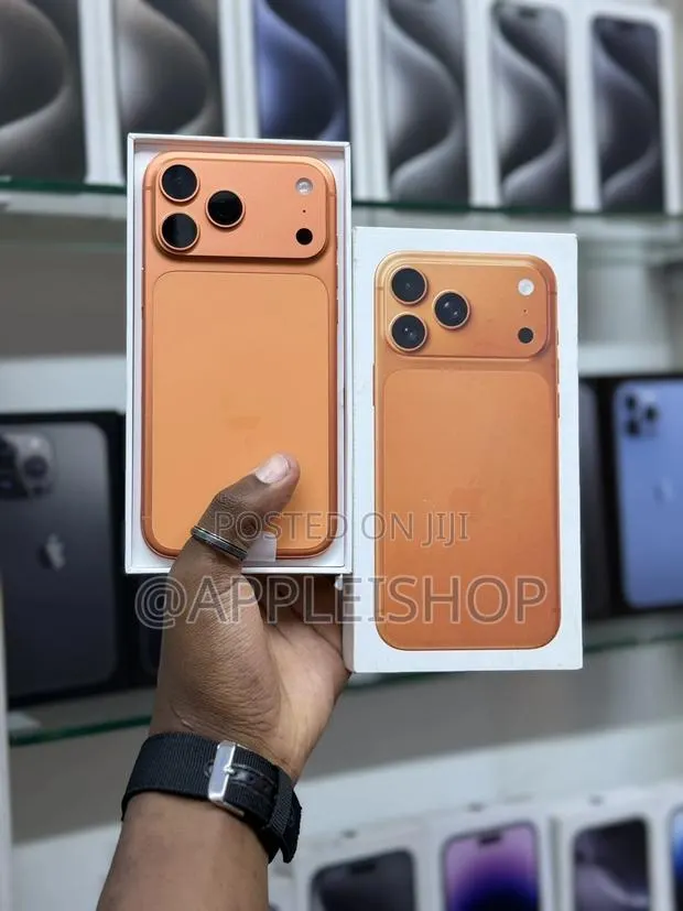 Apple iPhone 17 Pro Max 512 GB Orange · Photo 1