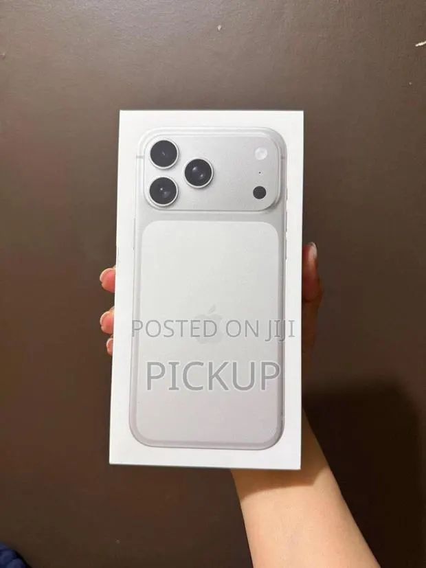 New Apple iPhone 17 Pro Max 512 GB Silver · Photo 1