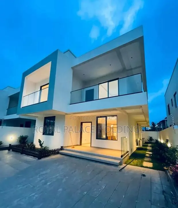4bdrm Duplex in Adjiringanor, Adjiriganor for sale · Photo 1