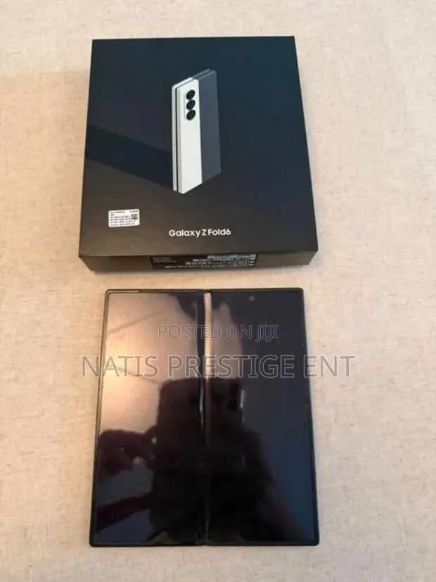 New Samsung Galaxy Z Fold6 256 GB Black · Photo 1