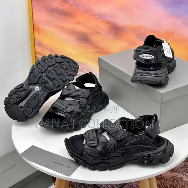 Balenciaga Track Sandals · Photo 1