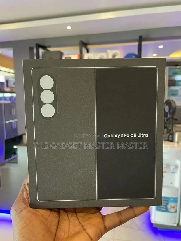 New Samsung Galaxy Z Fold8 Ultra 512 GB Black · Photo 1