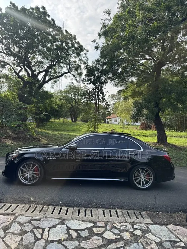 Mercedes-Benz C63 S RWD Sedan (4.0L V8 7A) 2017 Black · Photo 1