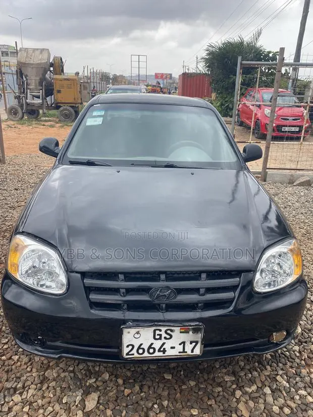 Hyundai Accent 2004 Black · Photo 1