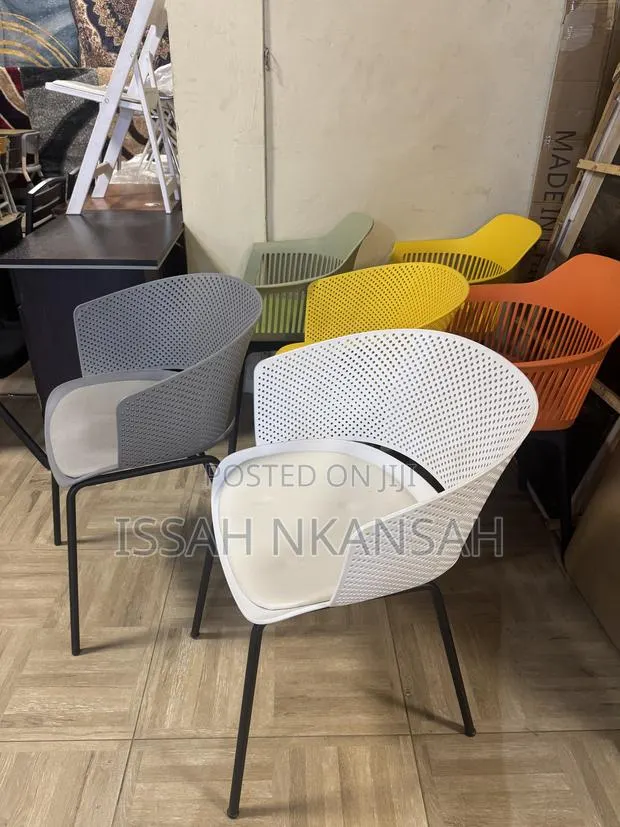 Garden Chairs · Photo 1