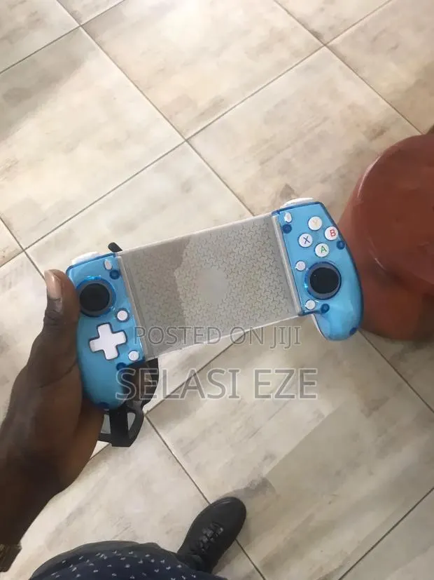 Wireless Connective Phone Gamepad · Photo 1