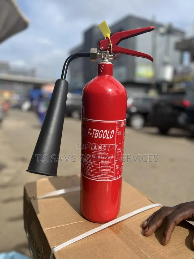 2KG Carbon Dioxide (CO2) Fire Extinguisher · Photo 1