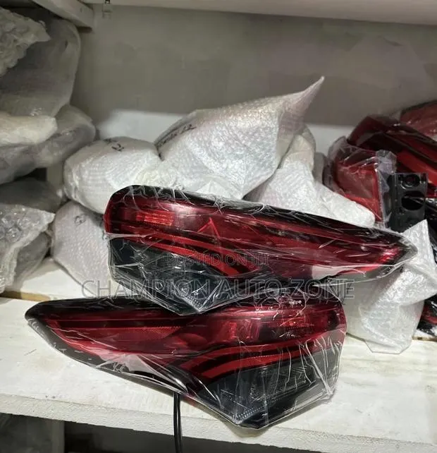 Highlander 2020-2021-2022-2023-2024-2025 Taillight Pair · Photo 1