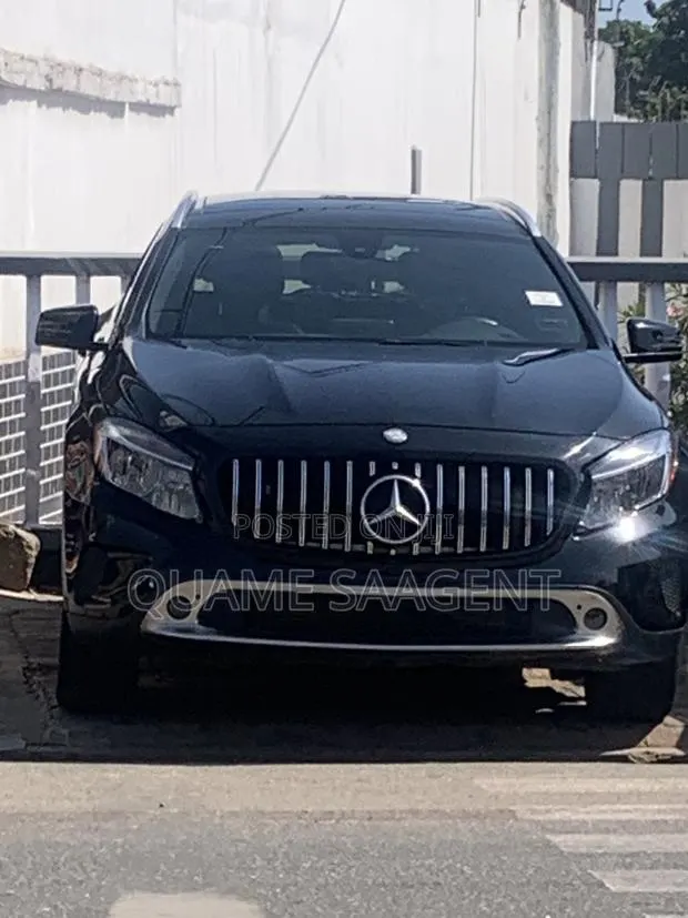Mercedes-Benz GLA 250 2019 Black · Photo 1