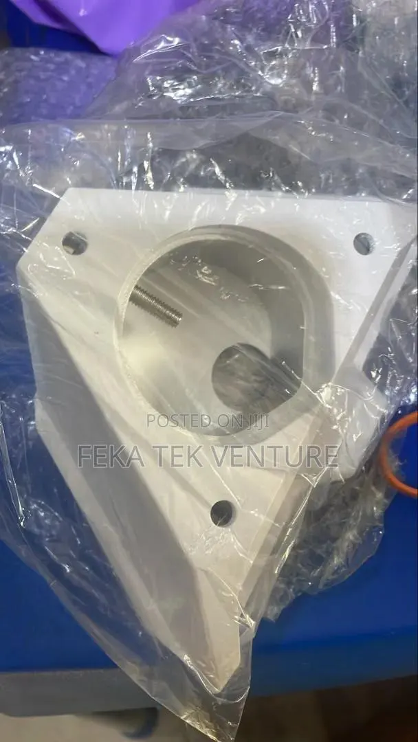 Starlink Mini Pipe Adapter · Photo 1