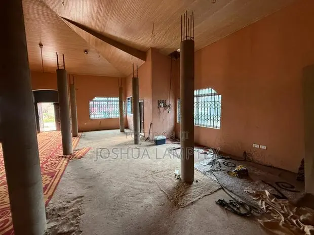 Commercial · Photo 4