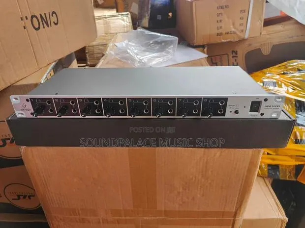 Behringer HPA1600 8-Channel Headphone Amplifier · Photo 1