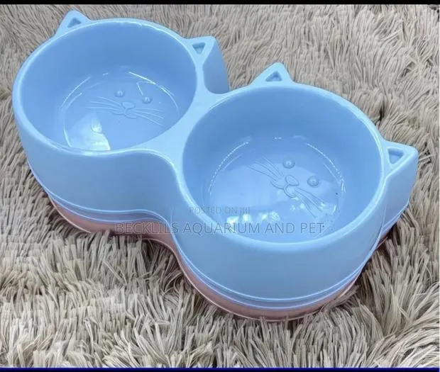 Queen D Classic Pet Bowls · Photo 1