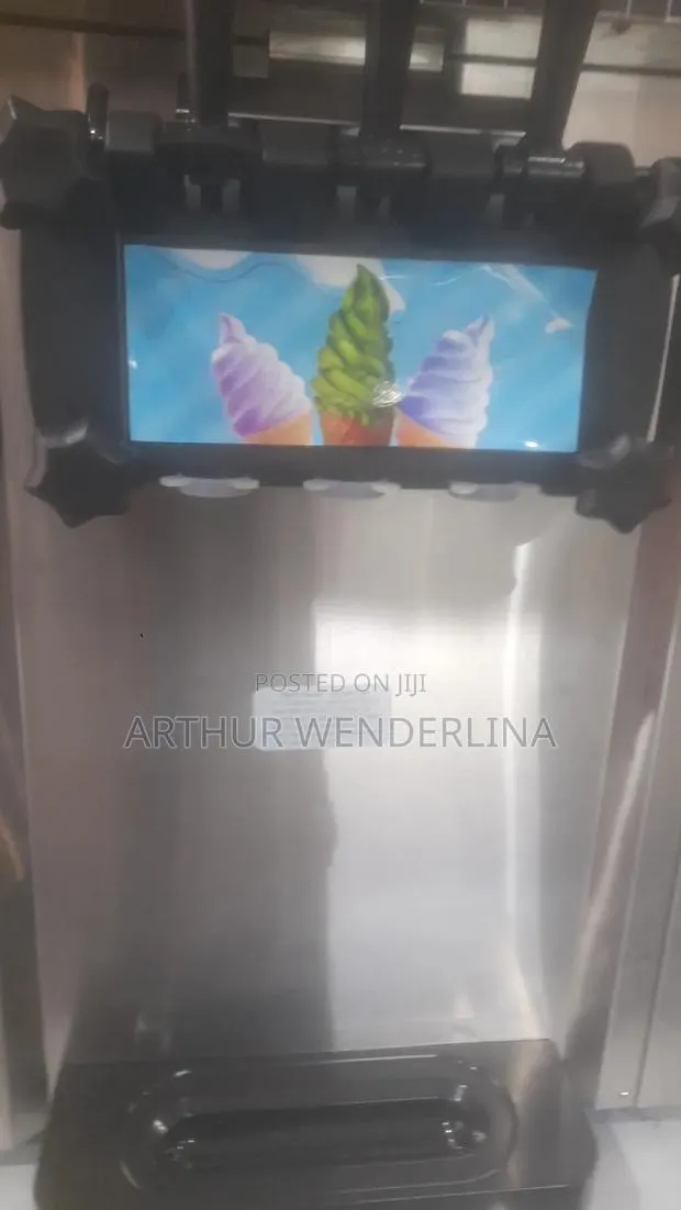 Commercial Ice-Cream Maker · Photo 3