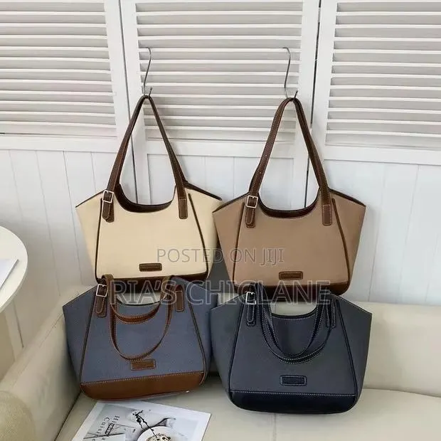 Classic Handbag · Photo 1
