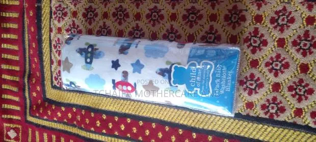 Coloured Cot Sheet · Photo 1