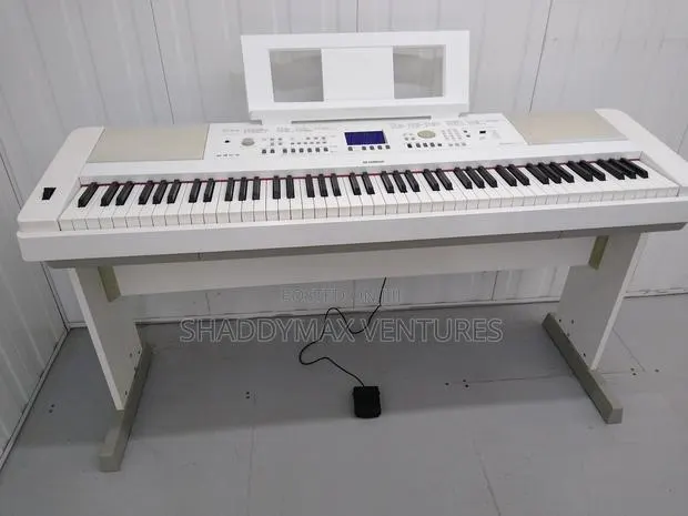 Yamaha DGX650 Portable Grand Piano · Photo 1