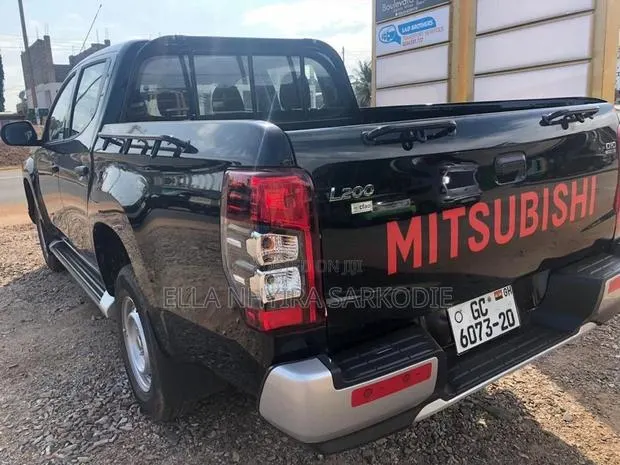 Toyota Hilux Rental Services · Photo 1