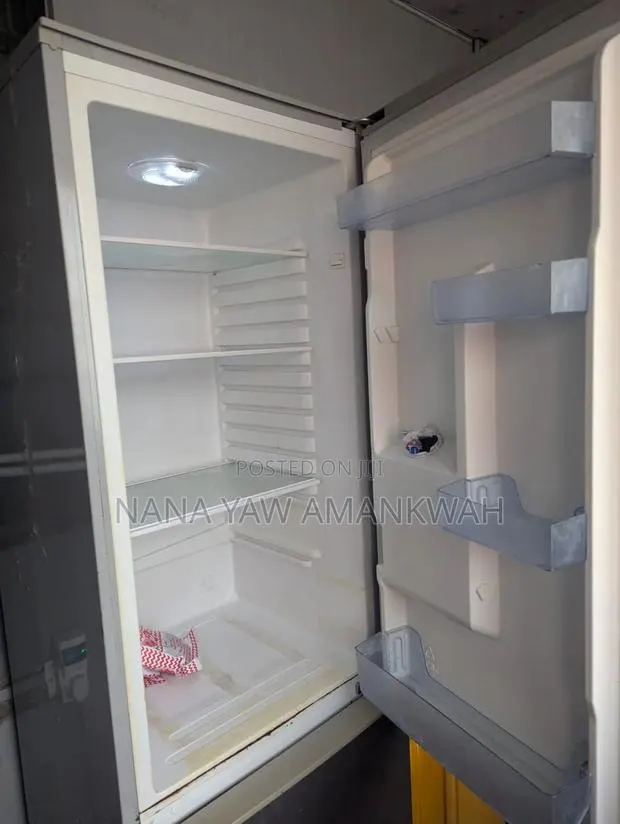 Refrigerator · Photo 1