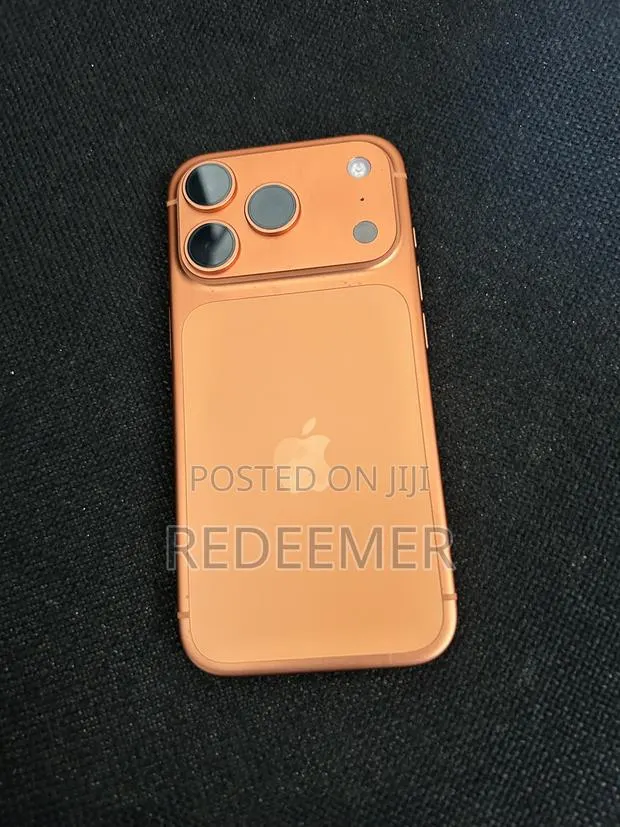 Apple iPhone 17 Pro 256 GB Orange · Photo 1