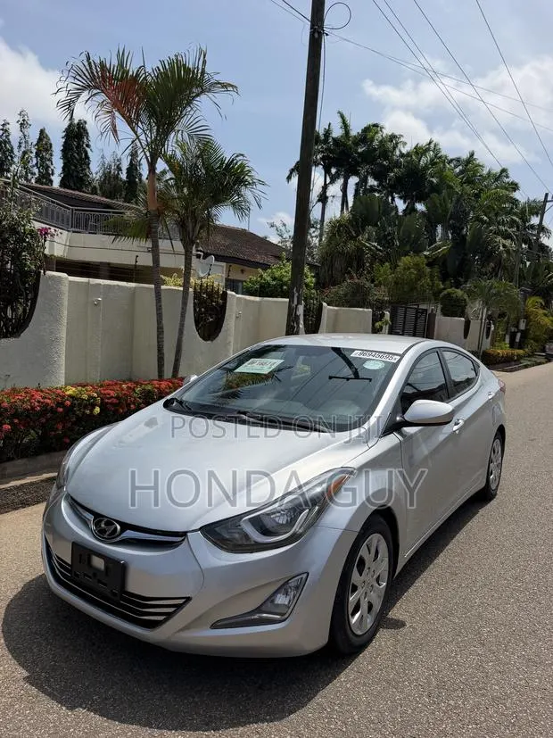 Hyundai Elantra SE 4dr Sedan (1.8L 4cyl 6A) 2015 Silver · Photo 1