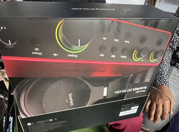 Focusrite Scarlett 2i2 Studio Set · Photo 1