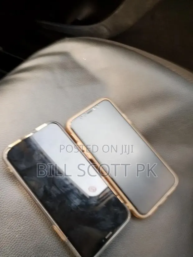 Apple iPhone XS 256 GB Silver · Photo 1
