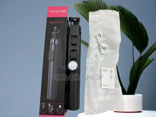 R6 Multifunctional Bluetooth Phone Selfie Stick With Tripod · Photo 1