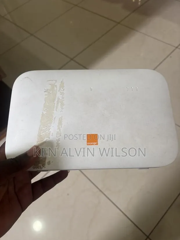 Huawei Orange Flybox B622-335 Universal 4g+ Router · Photo 1