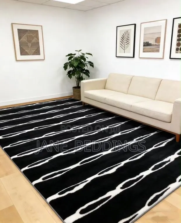 Fluffy Rug · Photo 1