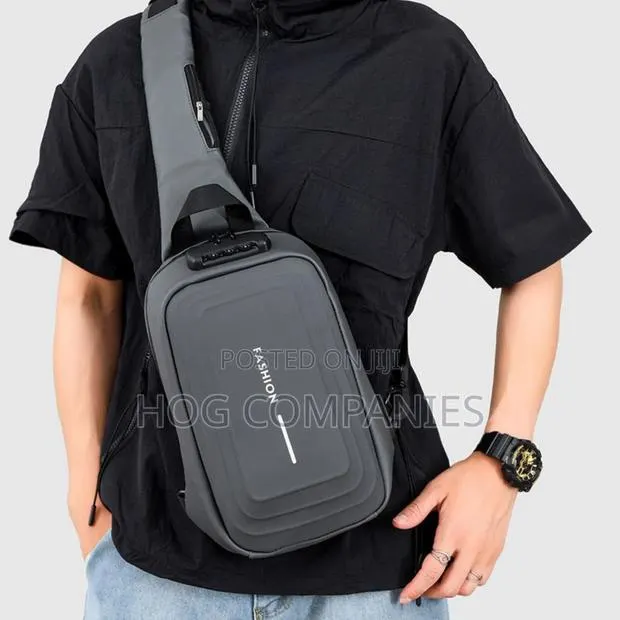 Men's Multifunctional Sling Crossbody Bag - Fast Delivery in 2 Hours · Photo 1