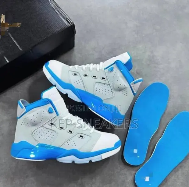 Nike Air Jordan 6 Retro · Photo 1