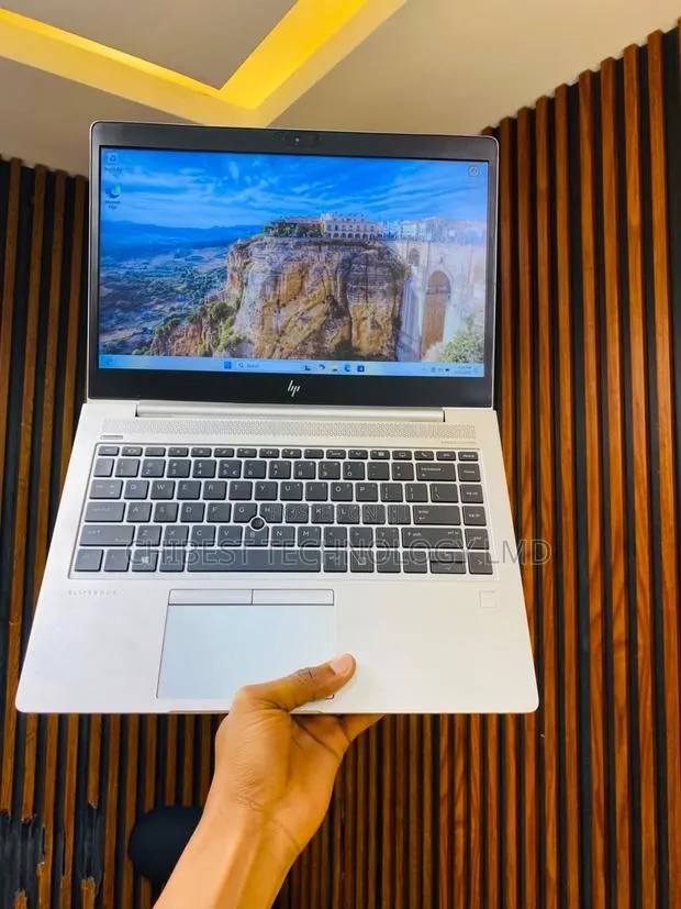 Laptop HP EliteBook 745 G6 8GB AMD Ryzen 3 SSD 256GB · Photo 1