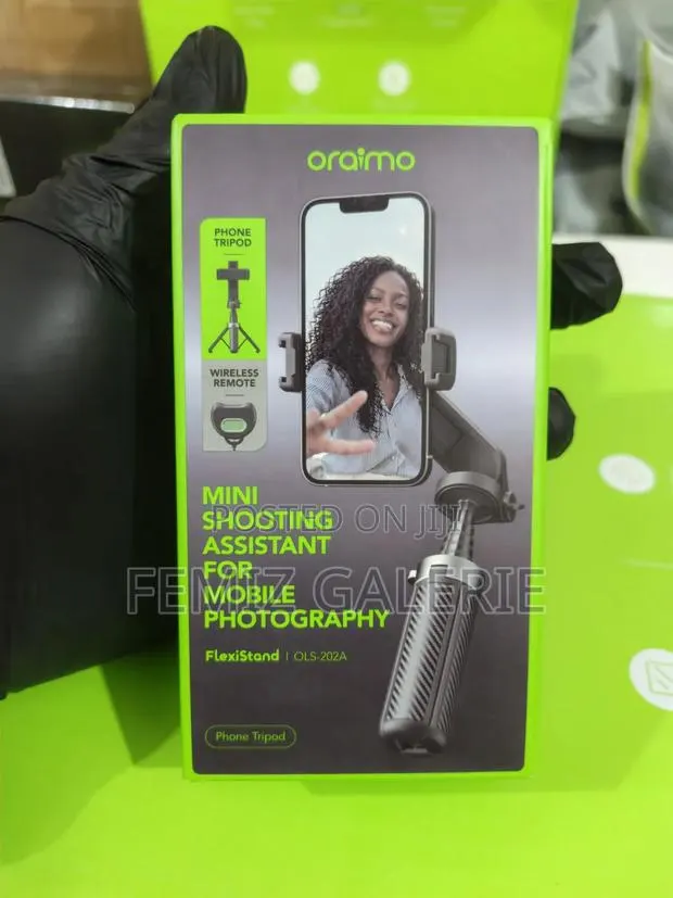 Oraimo FlexiStand Phone Tripod With Fill Light and Remote Control · Photo 1