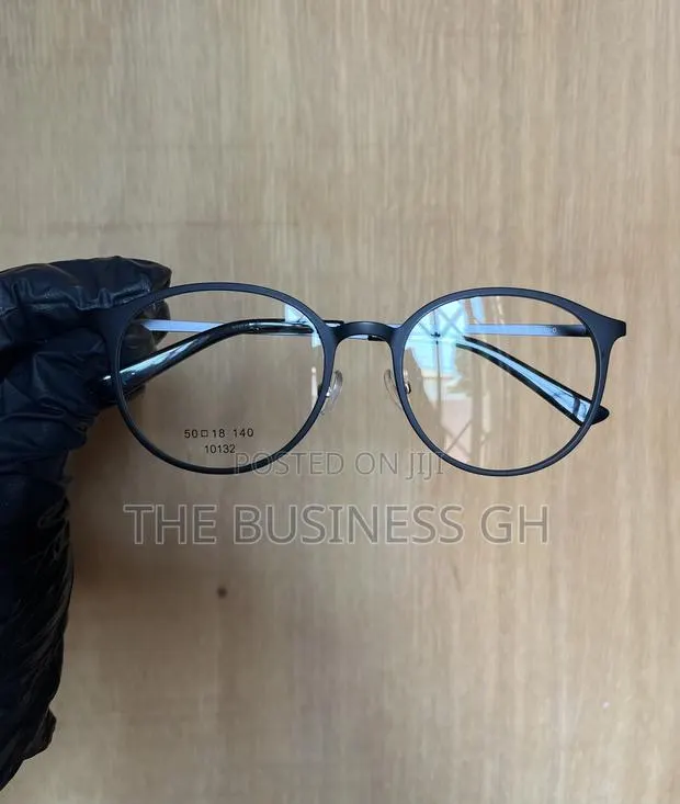 Round Unisex Eyeglasses · Photo 1