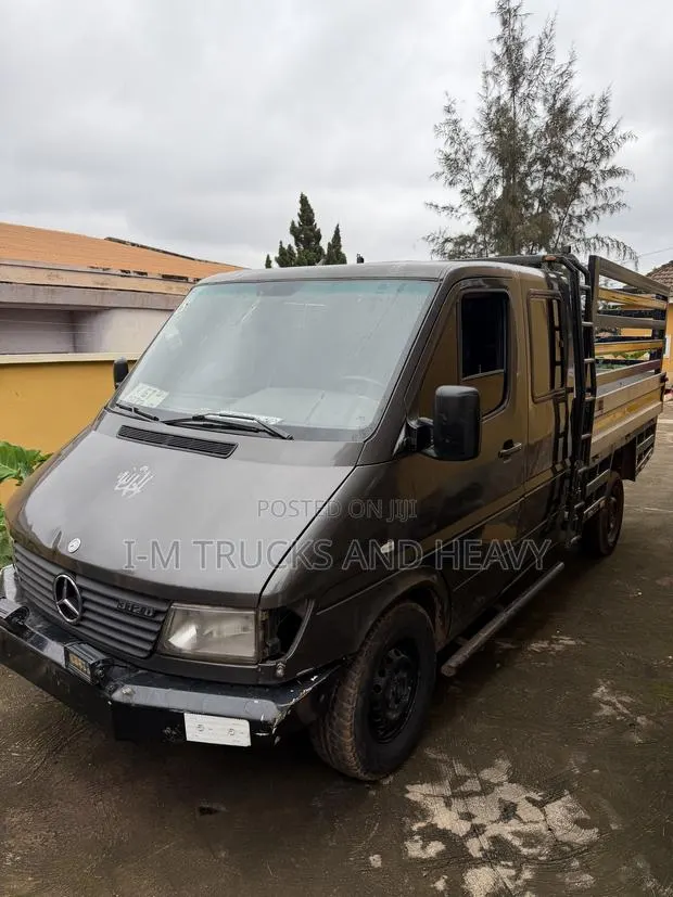 Mercedes-Benz Sprinter 1999 Grey · Photo 1