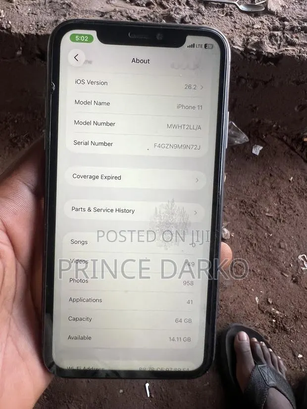 Apple iPhone 11 64 GB Gray · Photo 1