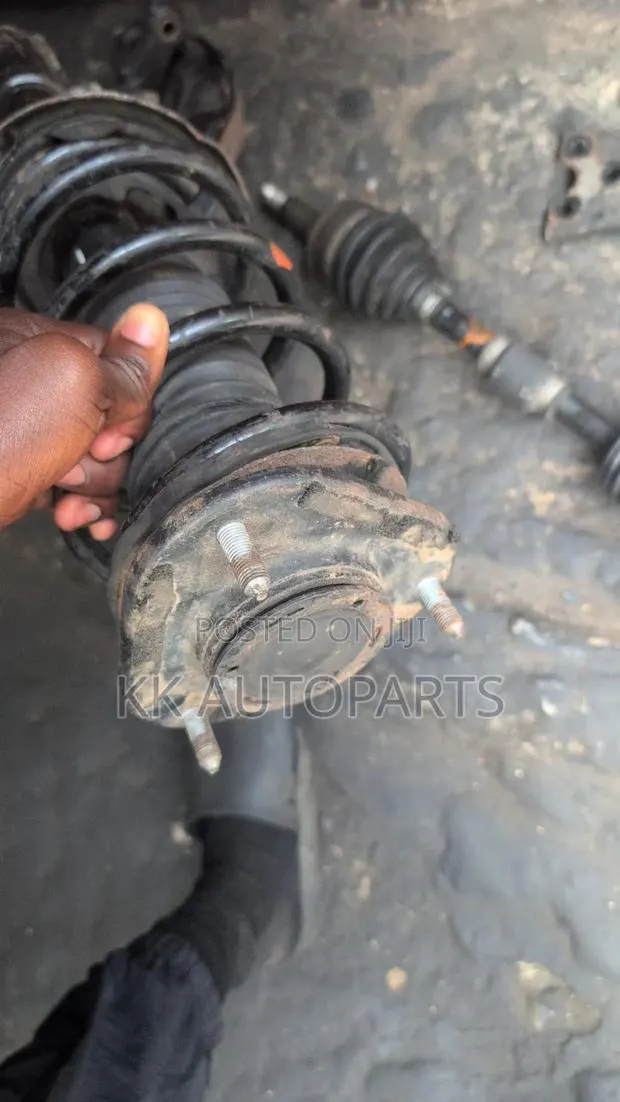 Toyota Corolla 2012,2014,2016,2017,2018 Front Shocks and Hub Complete · Photo 1
