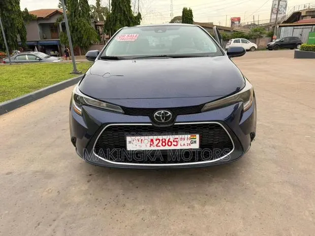 Toyota Corolla LE 2022 Blue · Photo 1
