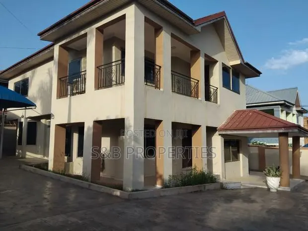 4bdrm House in Ashomang Estate for rent · Photo 1