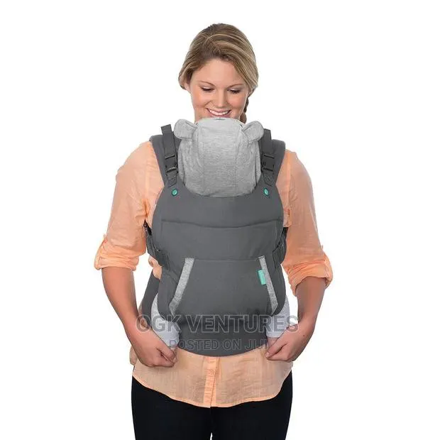 Infantino Hooded Baby Carrier · Photo 1