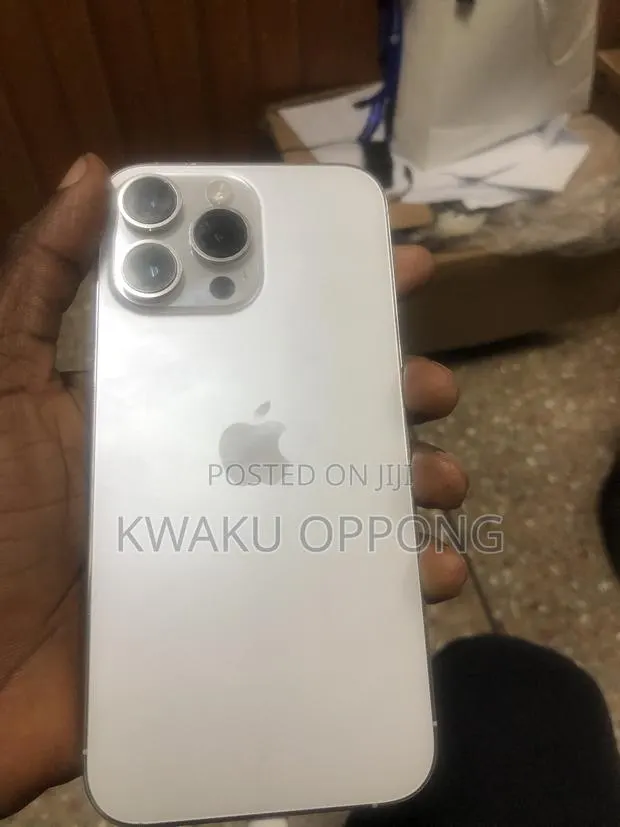 Apple iPhone 14 Pro Max 128 GB White · Photo 1