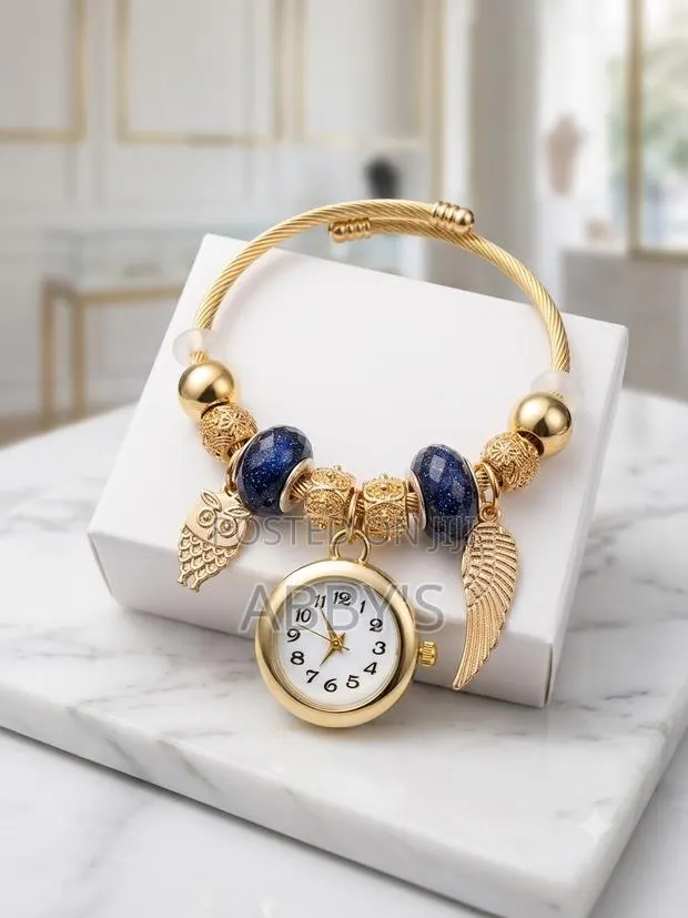 Royal Charm Bangle Watch · Photo 1