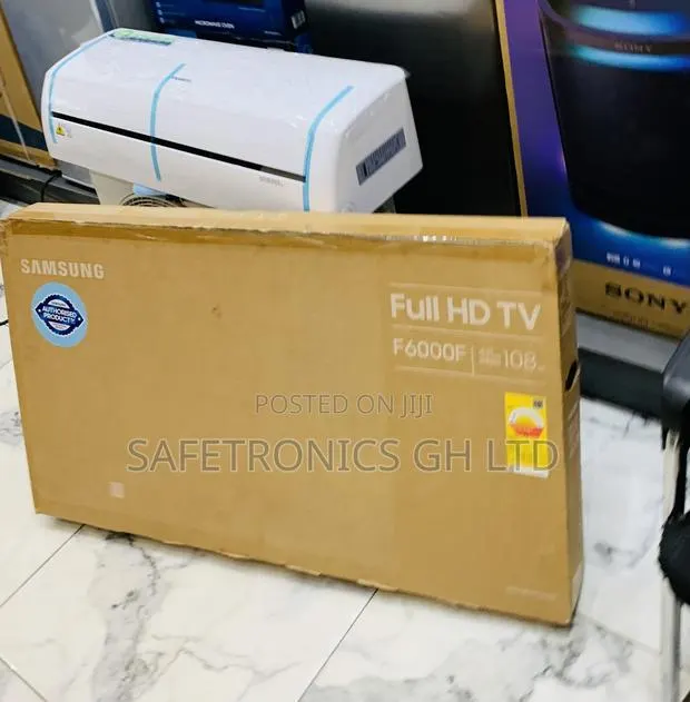 Available New 43" Samsung Crystal Uhd U8000f Smart Tv (2025) · Photo 1